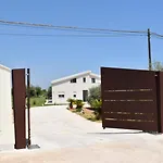 I Secolari Di Giulia * אבולה